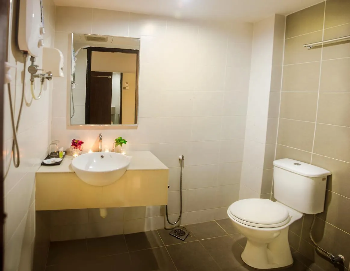 Hotel Langkasuka Express Kuah 2*,